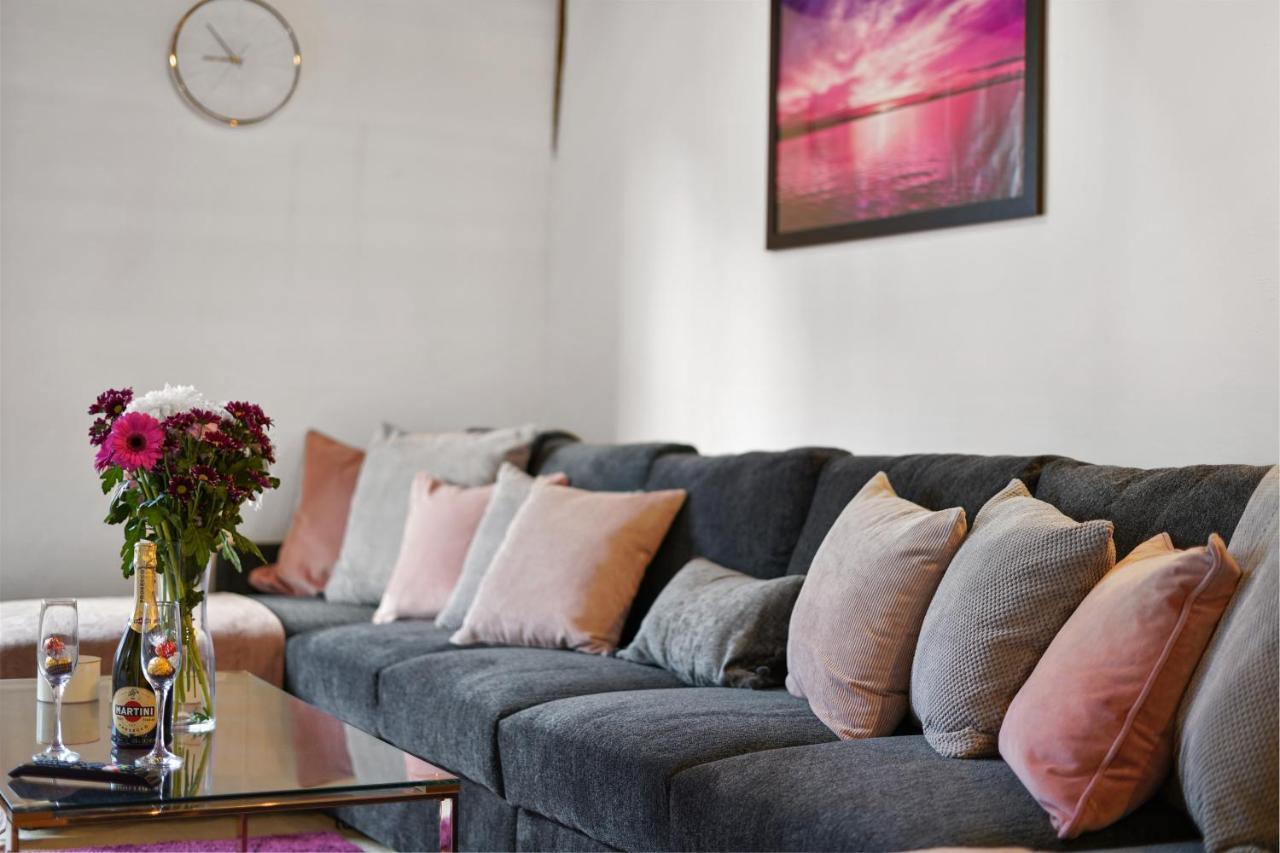 The Stunning Luxury Duplex Of Canterbury Bagian luar foto